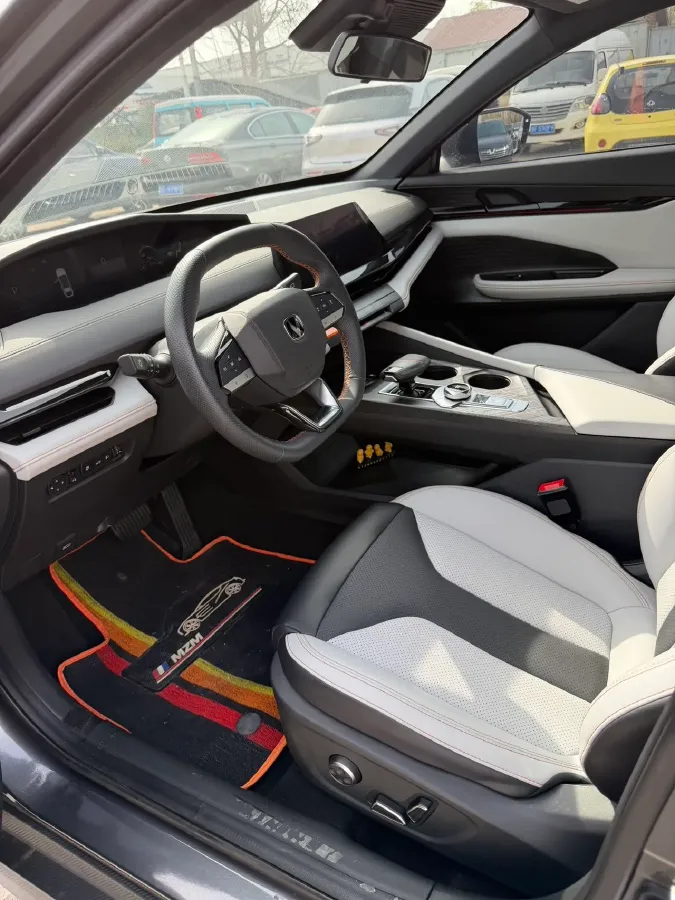 2024 ChangAn UNI-V iDD 1.5L 110HP L4 E-CVT PHEV 18.99KWH,autocango,china used car exporter,china ev exporter,chinese used car exporter,chinese used ev exporter