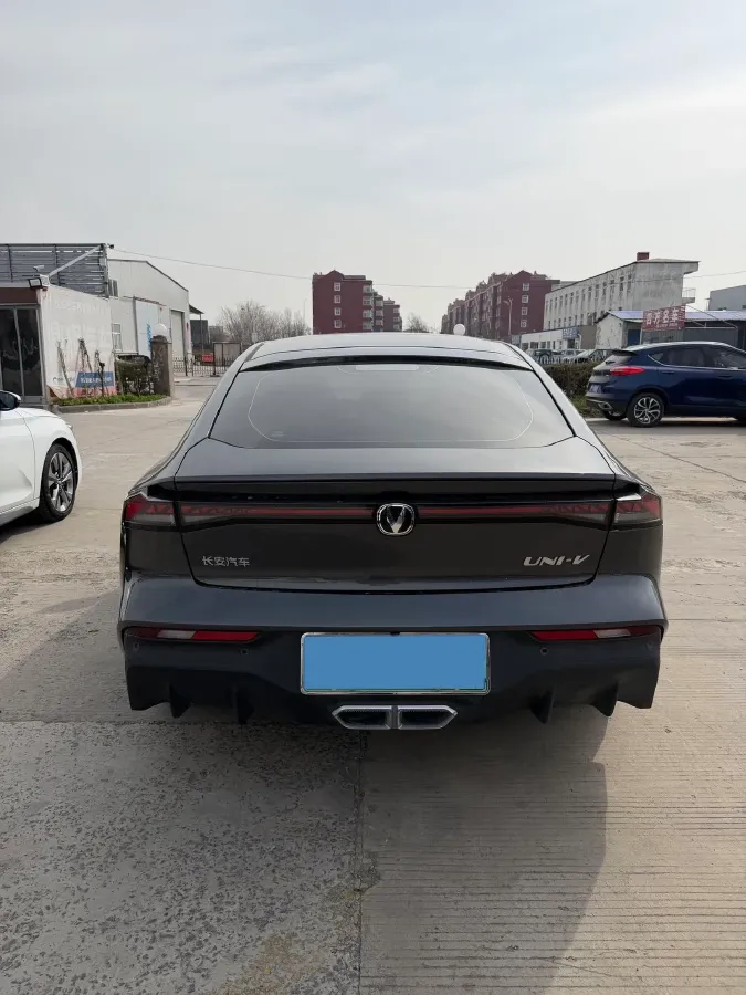 2024 ChangAn UNI-V iDD 1.5L 110HP L4 E-CVT PHEV 18.99KWH,autocango,china used car exporter,china ev exporter,chinese used car exporter,chinese used ev exporter