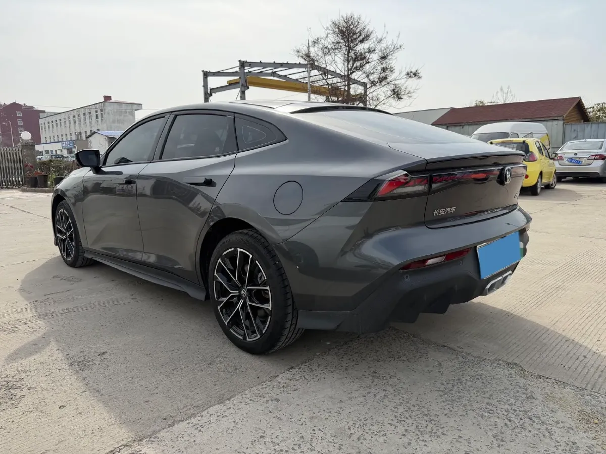 2024 ChangAn UNI-V iDD 1.5L 110HP L4 E-CVT PHEV 18.99KWH,autocango,china used car exporter,china ev exporter,chinese used car exporter,chinese used ev exporter