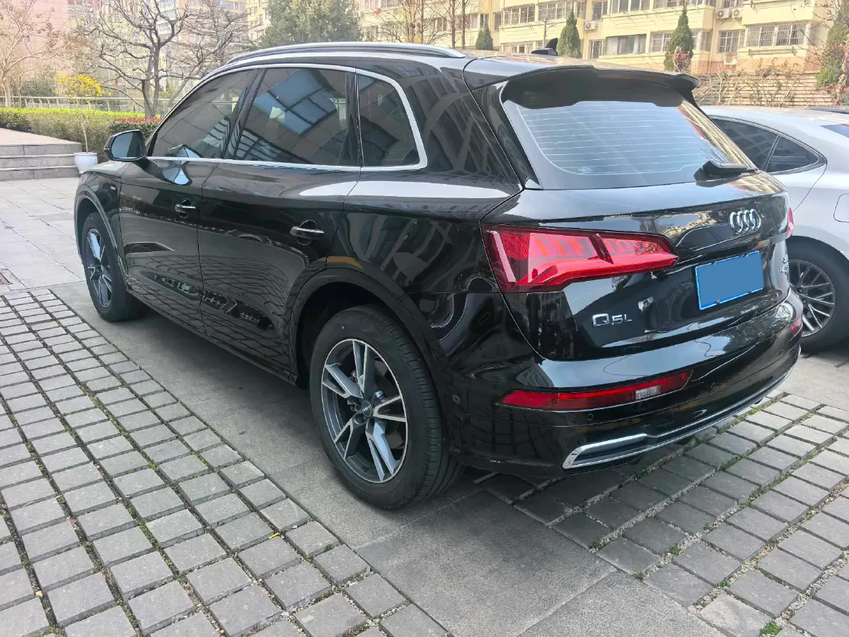 2020 Audi Q5L 2.0T 252HP L4 7DCT,autocango,china used car exporter,china ev exporter,chinese used car exporter,chinese used ev exporter