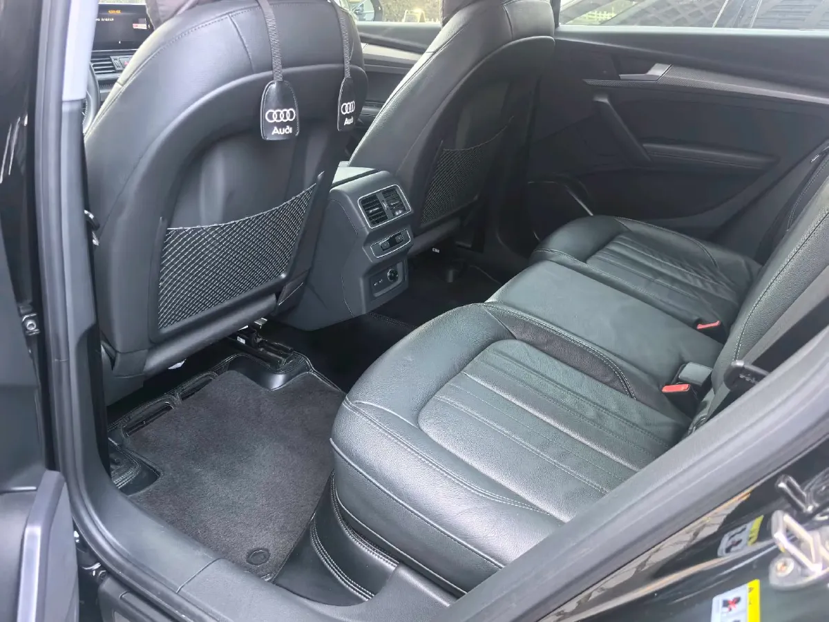 2020 Audi Q5L 2.0T 252HP L4 7DCT,autocango,china used car exporter,china ev exporter,chinese used car exporter,chinese used ev exporter