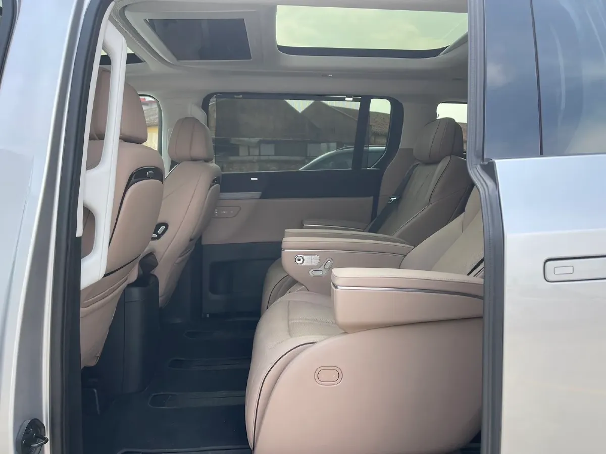 2024 Xpeng X9 BEV 101.5KWH,autocango,china used car exporter,china ev exporter,chinese used car exporter,chinese used ev exporter