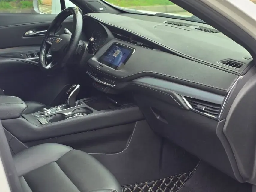 2020 Cadillac XT4 2.0T 241HP L4 9AT,autocango,china used car exporter,china ev exporter,chinese used car exporter,chinese used ev exporter