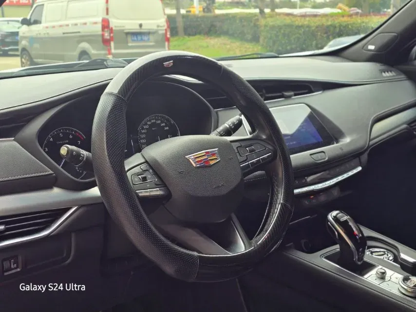 2020 Cadillac XT4 2.0T 241HP L4 9AT,autocango,china used car exporter,china ev exporter,chinese used car exporter,chinese used ev exporter