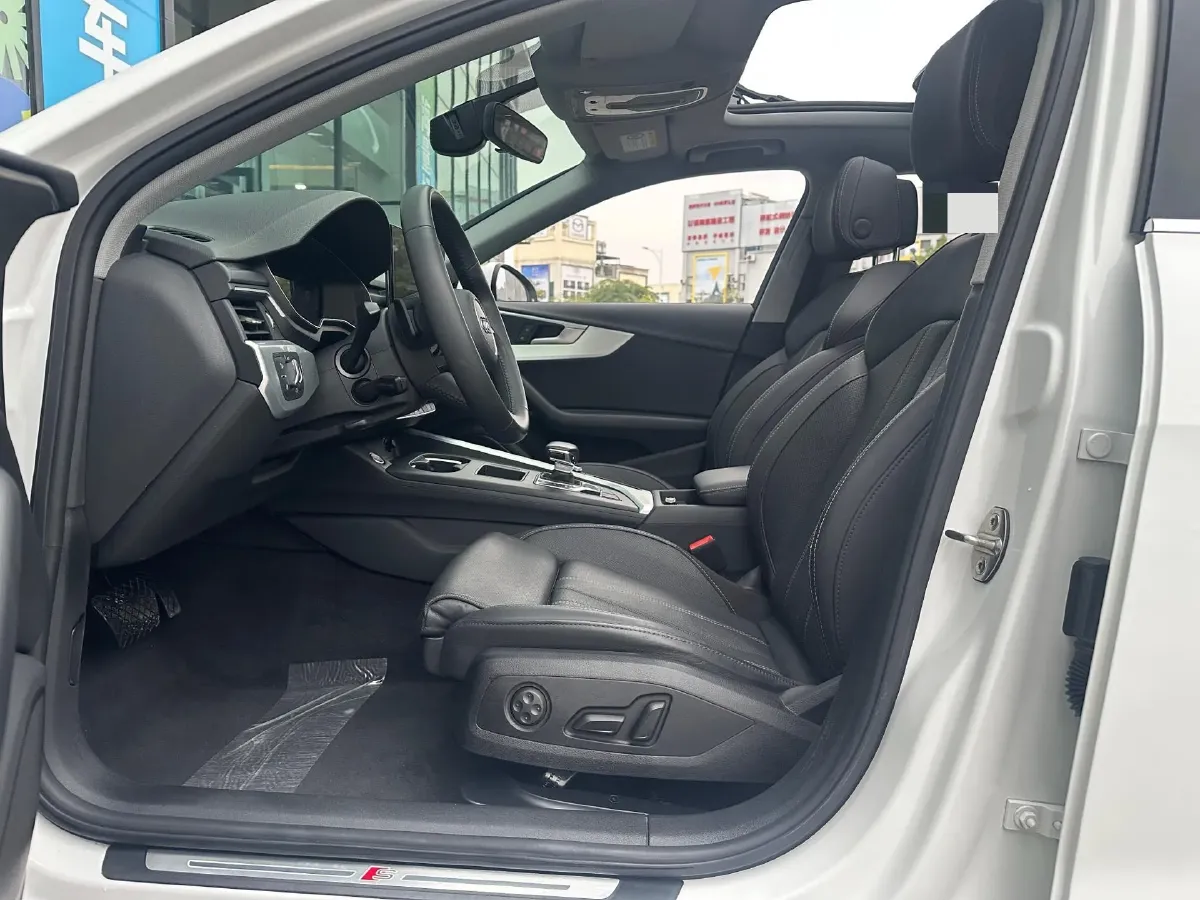 2020 Audi A4L 2.0T 190HP L4 7DCT,autocango,china used car exporter,china ev exporter,chinese used car exporter,chinese used ev exporter