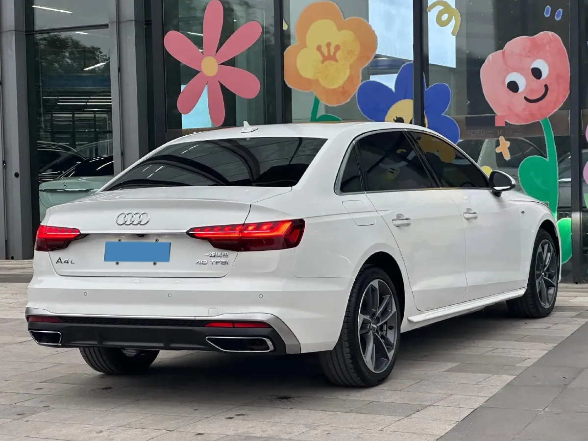 2020 Audi A4L 2.0T 190HP L4 7DCT,autocango,china used car exporter,china ev exporter,chinese used car exporter,chinese used ev exporter