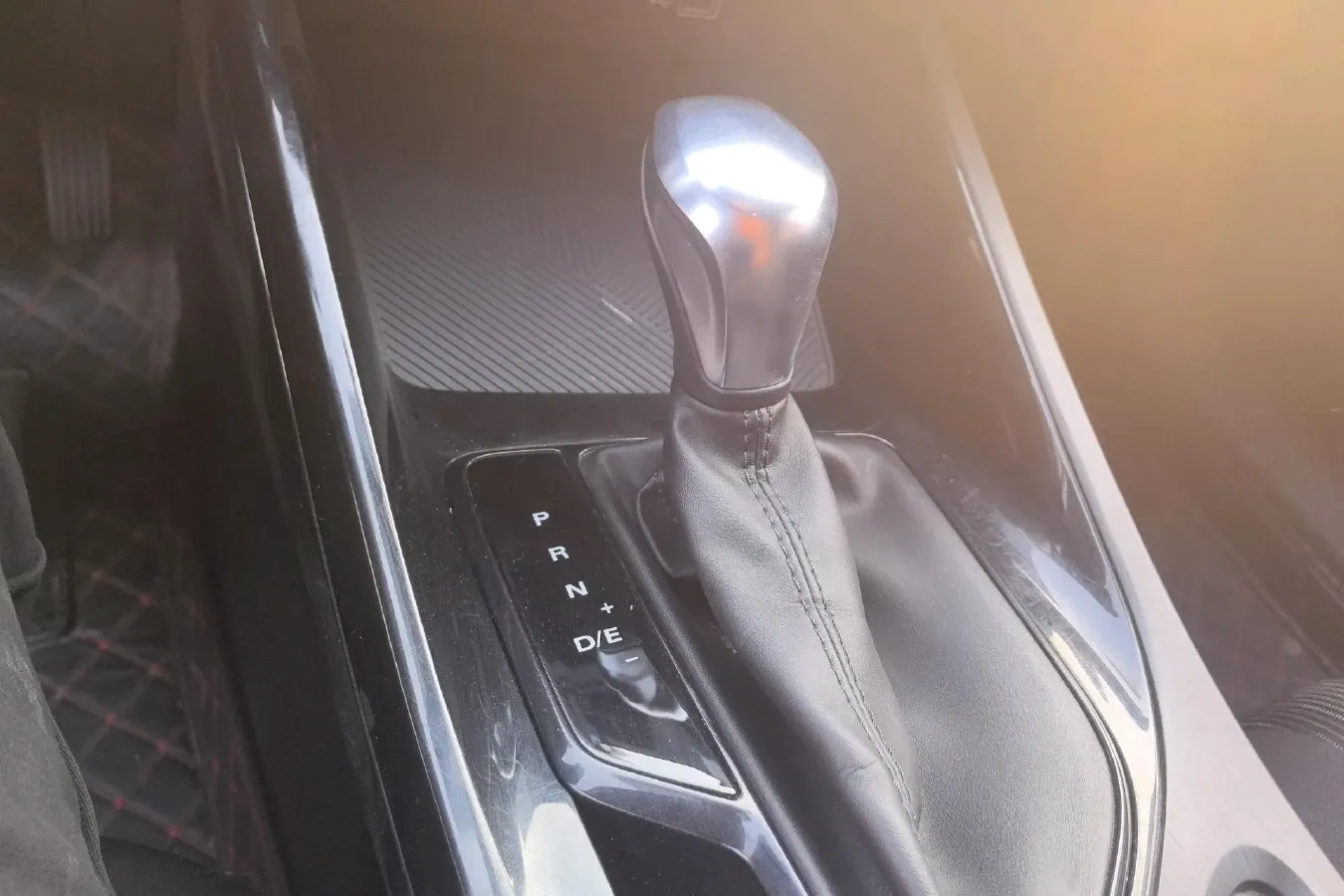 2021 Roewe i5 1.5L 120HP L4 CVT,autocango,china used car exporter,china ev exporter,chinese used car exporter,chinese used ev exporter