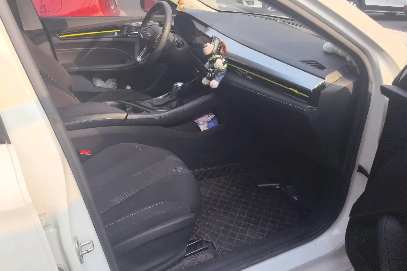 2021 Roewe i5 1.5L 120HP L4 CVT,autocango,china used car exporter,china ev exporter,chinese used car exporter,chinese used ev exporter