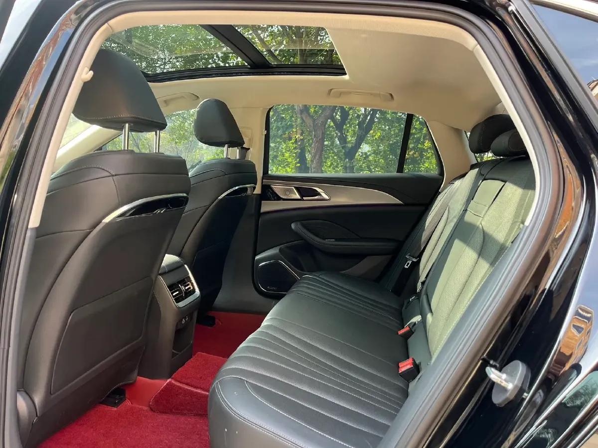 2023 HongQi H5 2.0T 224HP L4 8AT,autocango,china used car exporter,china ev exporter,chinese used car exporter,chinese used ev exporter