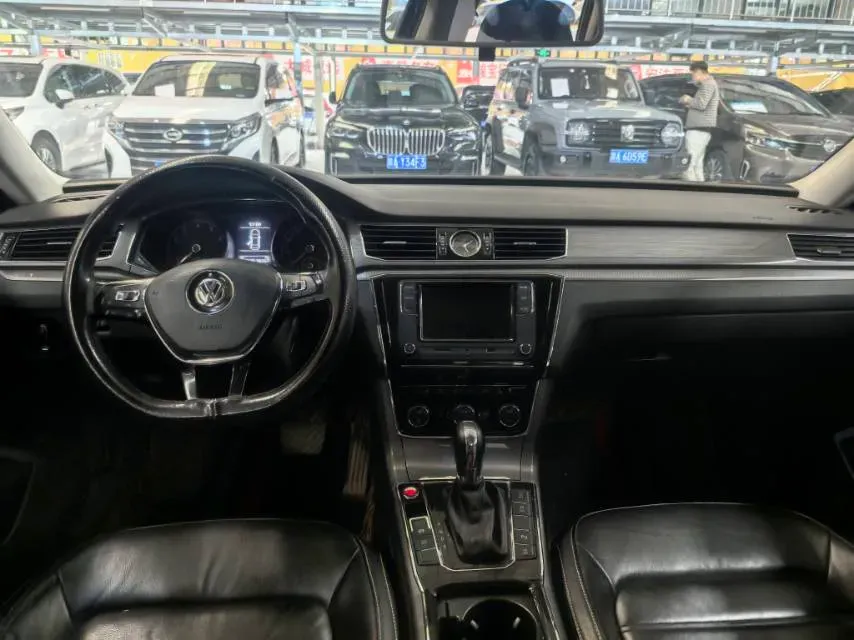 2017 Volkswagen Passat 1.8T 180HP L4 7DCT,autocango,china used car exporter,china ev exporter,chinese used car exporter,chinese used ev exporter