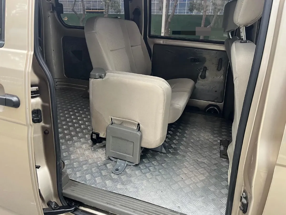 2019 WuLing RongGuang V 1.5L 99HP L4 6MT,autocango,china used car exporter,china ev exporter,chinese used car exporter,chinese used ev exporter