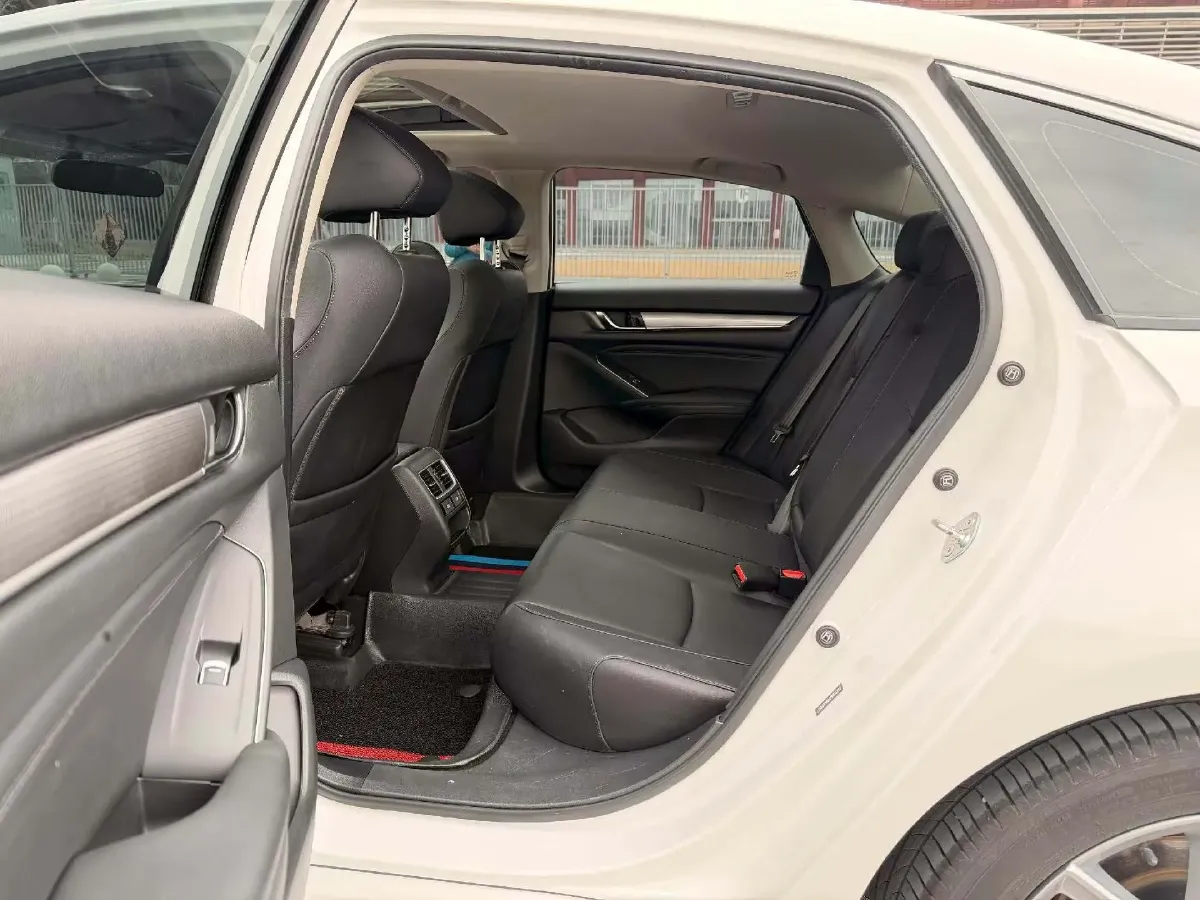 2023 Dongfeng PaLaSuo 2.0T 228HP L4 8AT,autocango,china used car exporter,china ev exporter,chinese used car exporter,chinese used ev exporter