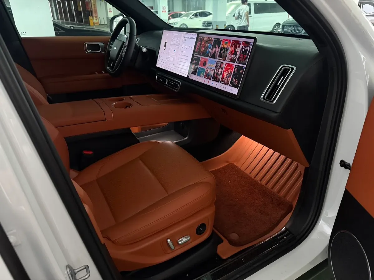 2025 Li L6 Range Extended 154HP L4 REEV,autocango,china used car exporter,china ev exporter,chinese used car exporter,chinese used ev exporter