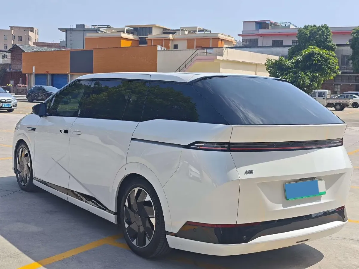 2024 Xpeng X9 BEV 101.5KWH,autocango,china used car exporter,china ev exporter,chinese used car exporter,chinese used ev exporter