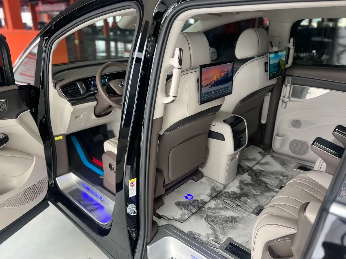 2022 Mercedes-Benz GLC Class 2.0T 197HP L4 9AT,autocango,china used car exporter,china ev exporter,chinese used car exporter,chinese used ev exporter