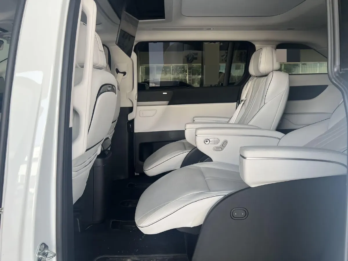 2024 Xpeng X9 BEV 101.5KWH,autocango,china used car exporter,china ev exporter,chinese used car exporter,chinese used ev exporter