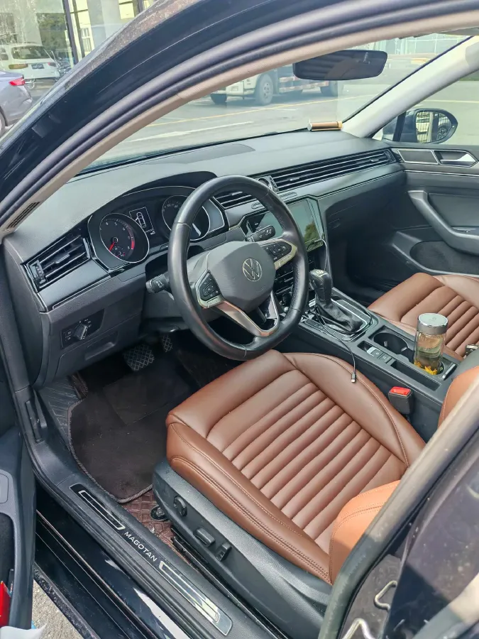 2021 Volkswagen Magotan 2.0T 186HP L4 7DCT,autocango,china used car exporter,china ev exporter,chinese used car exporter,chinese used ev exporter