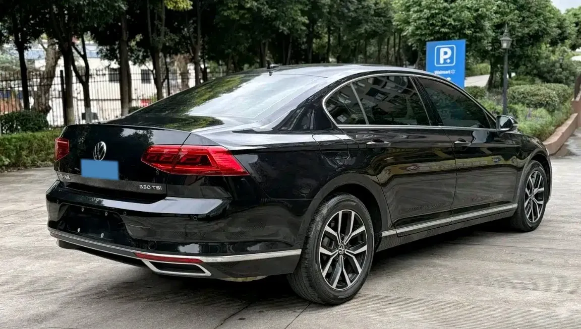 2021 Volkswagen Magotan 2.0T 186HP L4 7DCT,autocango,china used car exporter,china ev exporter,chinese used car exporter,chinese used ev exporter
