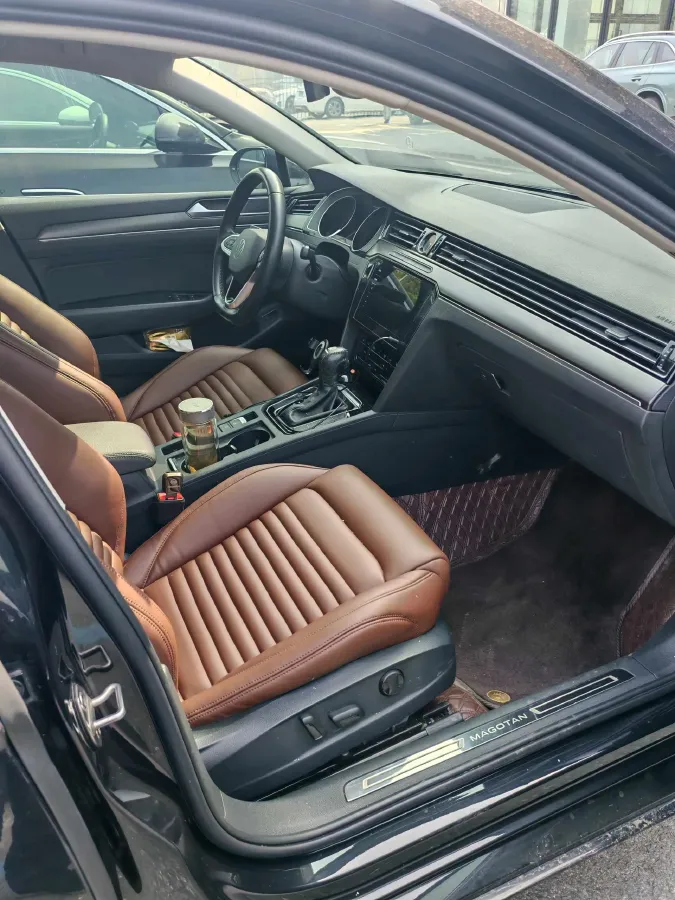 2021 Volkswagen Magotan 2.0T 186HP L4 7DCT,autocango,china used car exporter,china ev exporter,chinese used car exporter,chinese used ev exporter