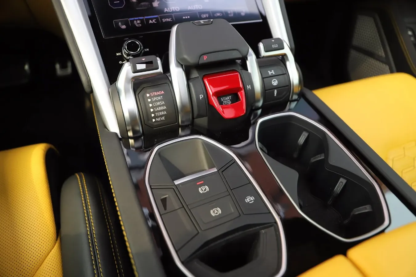 2021 Lamborghini Urus 4.0T 641HP V8 8AT,autocango,china used car exporter,china ev exporter,chinese used car exporter,chinese used ev exporter