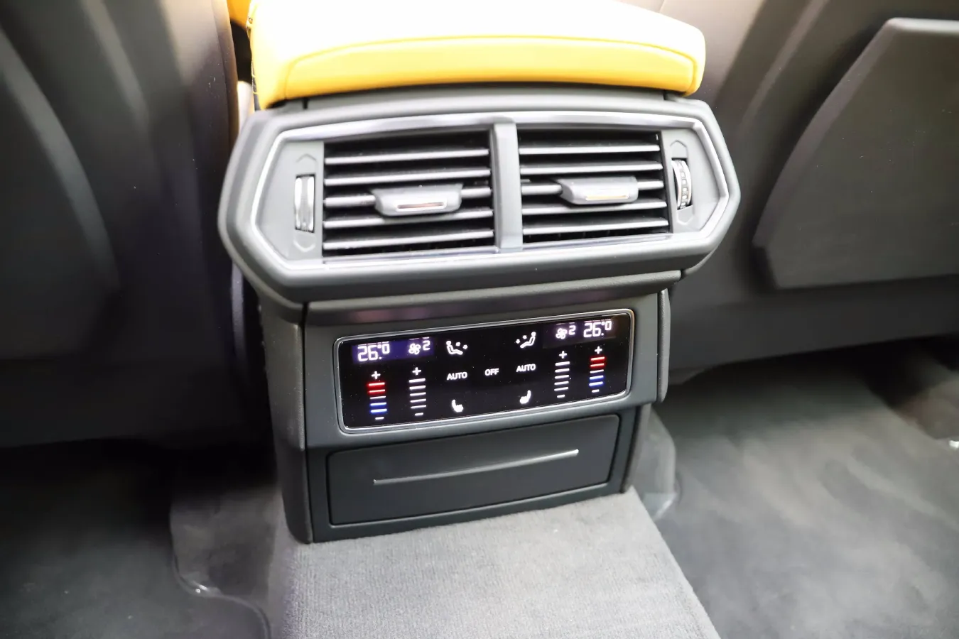 2021 Lamborghini Urus 4.0T 641HP V8 8AT,autocango,china used car exporter,china ev exporter,chinese used car exporter,chinese used ev exporter