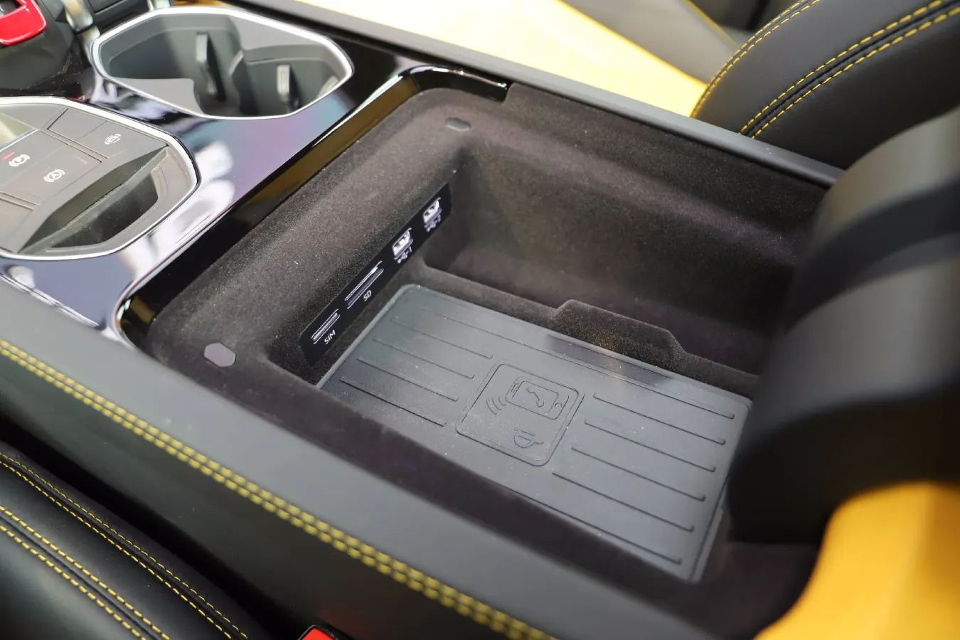 2021 Lamborghini Urus 4.0T 641HP V8 8AT,autocango,china used car exporter,china ev exporter,chinese used car exporter,chinese used ev exporter