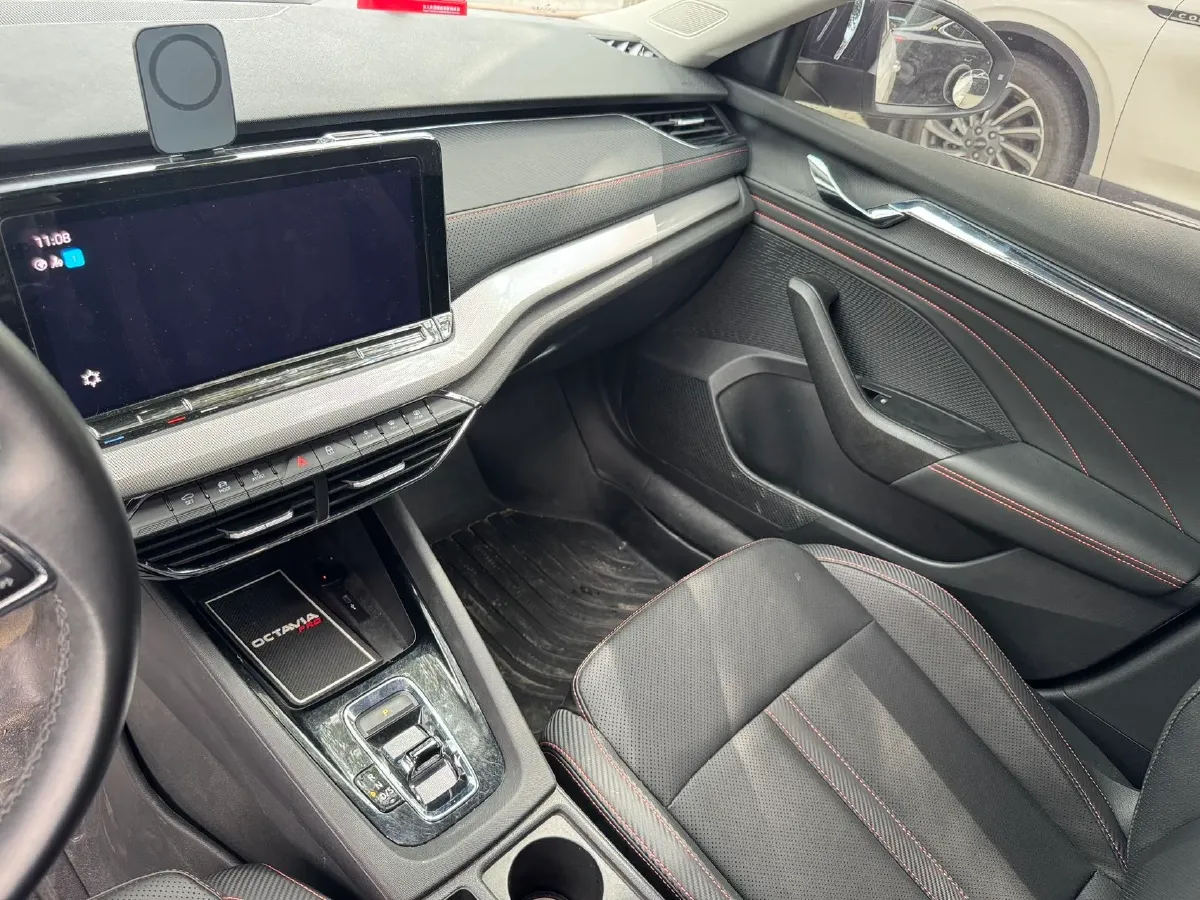 2021 Skoda Octavia 1.4T 150HP L4 7DCT,autocango,china used car exporter,china ev exporter,chinese used car exporter,chinese used ev exporter