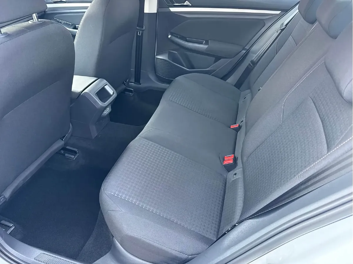 2021 Volkswagen Bora 1.5L 113HP L4 6AT,autocango,china used car exporter,china ev exporter,chinese used car exporter,chinese used ev exporter