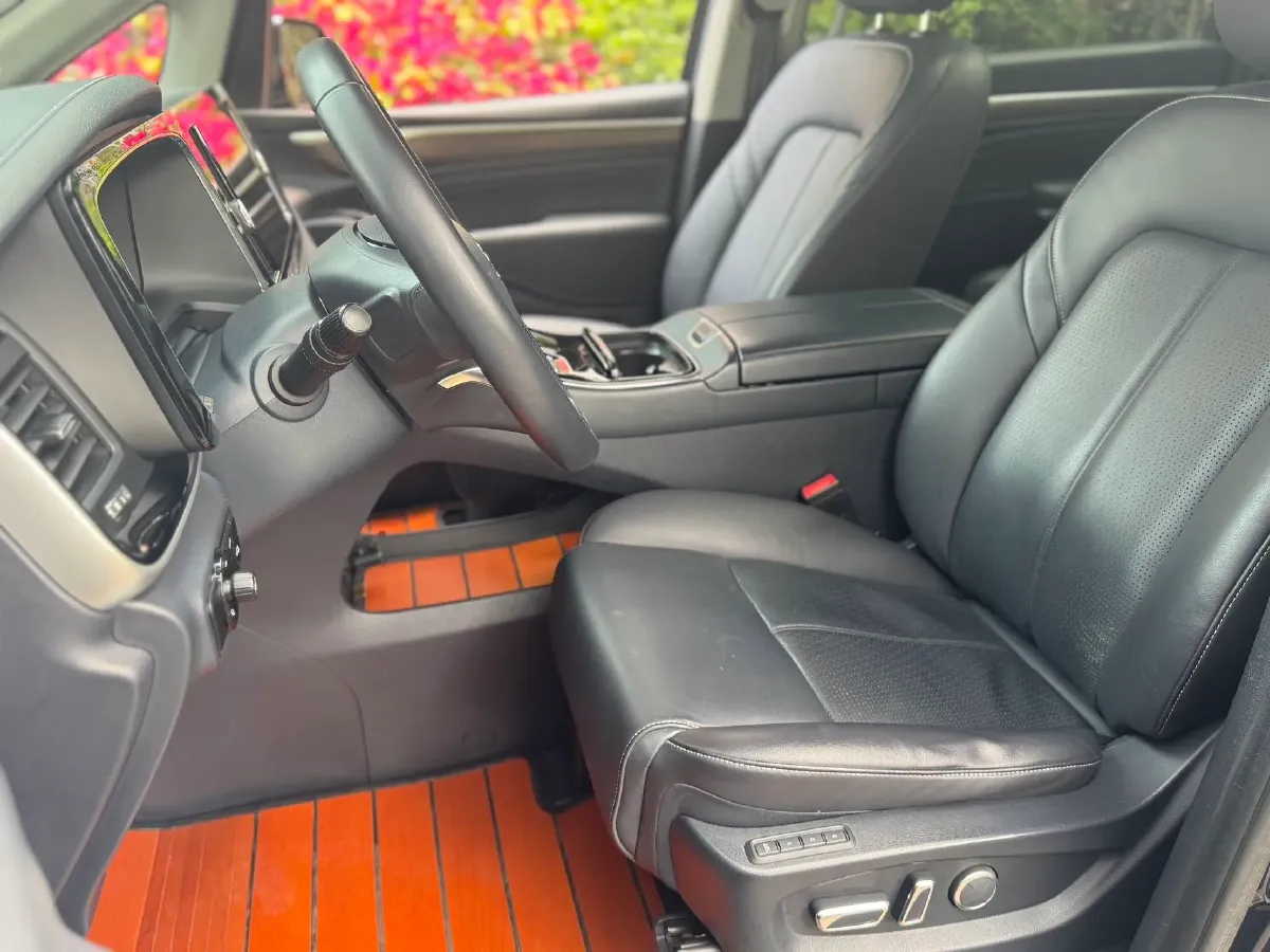 2021 GAC Trumpchi M8 2.0T 252HP L4 8AT,autocango,china used car exporter,china ev exporter,chinese used car exporter,chinese used ev exporter