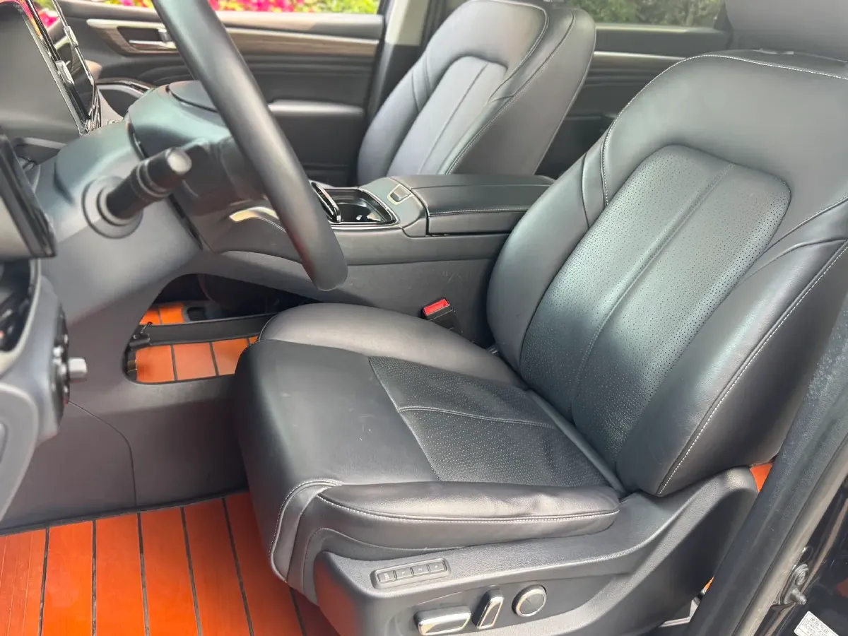 2021 GAC Trumpchi M8 2.0T 252HP L4 8AT,autocango,china used car exporter,china ev exporter,chinese used car exporter,chinese used ev exporter