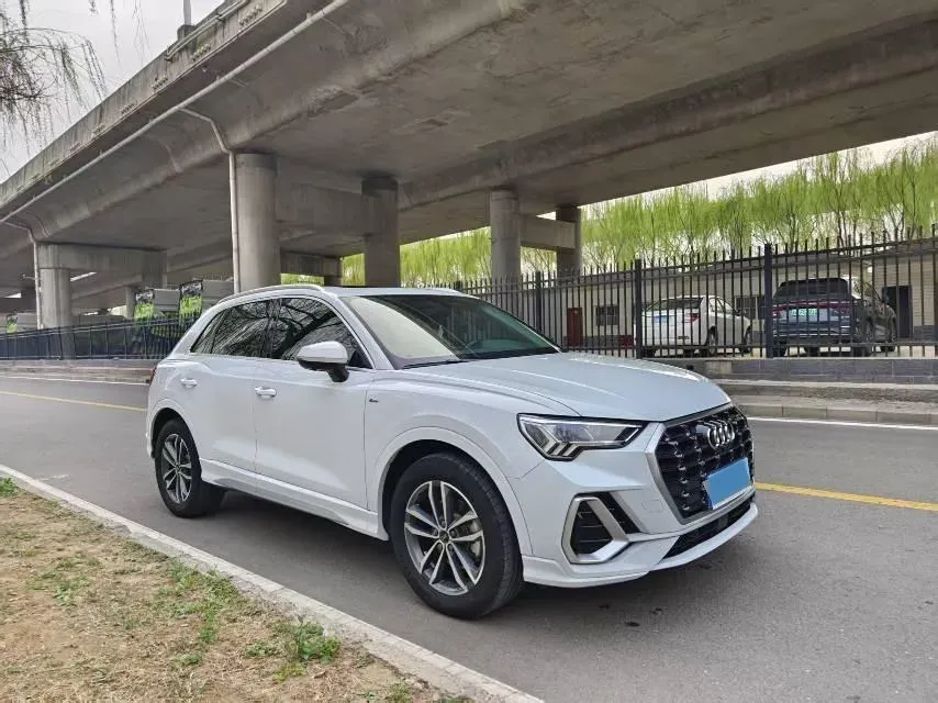 2022 Audi Q3 1.4T 150HP L4 7DCT,autocango,china used car exporter,china ev exporter,chinese used car exporter,chinese used ev exporter