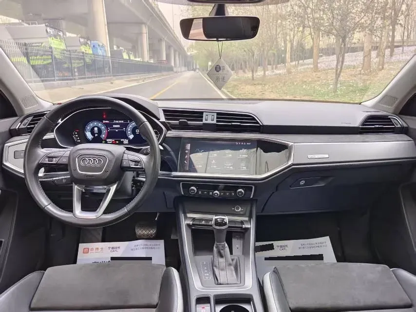 2022 Audi Q3 1.4T 150HP L4 7DCT,autocango,china used car exporter,china ev exporter,chinese used car exporter,chinese used ev exporter