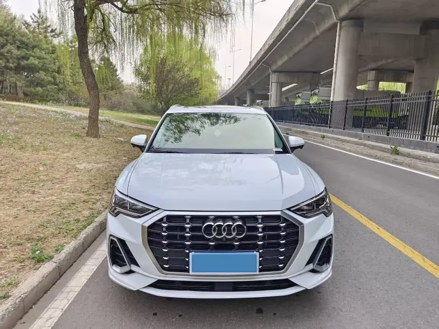 2022 Audi Q3 1.4T 150HP L4 7DCT,autocango,china used car exporter,china ev exporter,chinese used car exporter,chinese used ev exporter