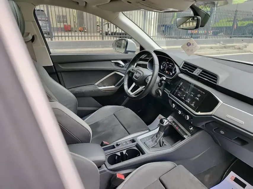 2022 Audi Q3 1.4T 150HP L4 7DCT,autocango,china used car exporter,china ev exporter,chinese used car exporter,chinese used ev exporter