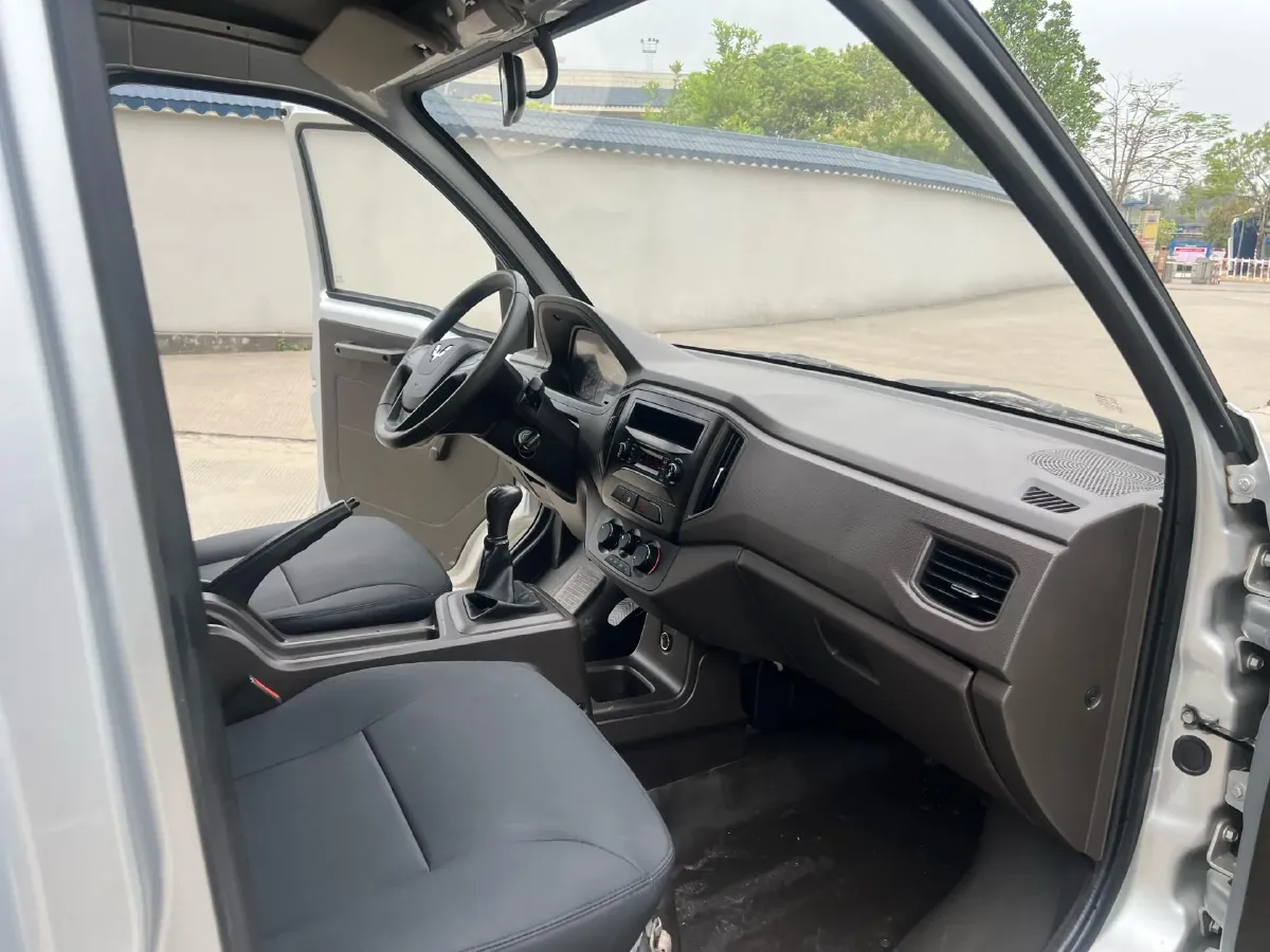 2019 WuLing RongGuang New Truck 1.5L 107HP L4 5MT,autocango,china used car exporter,china ev exporter,chinese used car exporter,chinese used ev exporter