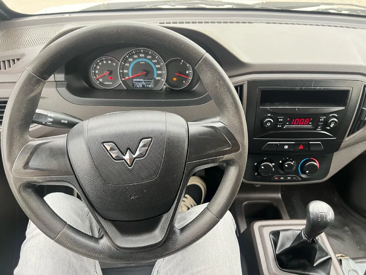 2019 WuLing RongGuang New Truck 1.5L 107HP L4 5MT,autocango,china used car exporter,china ev exporter,chinese used car exporter,chinese used ev exporter