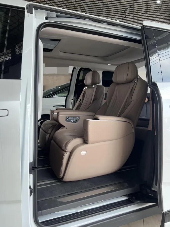 2025 Xpeng X9 BEV,autocango,china used car exporter,china ev exporter,chinese used car exporter,chinese used ev exporter