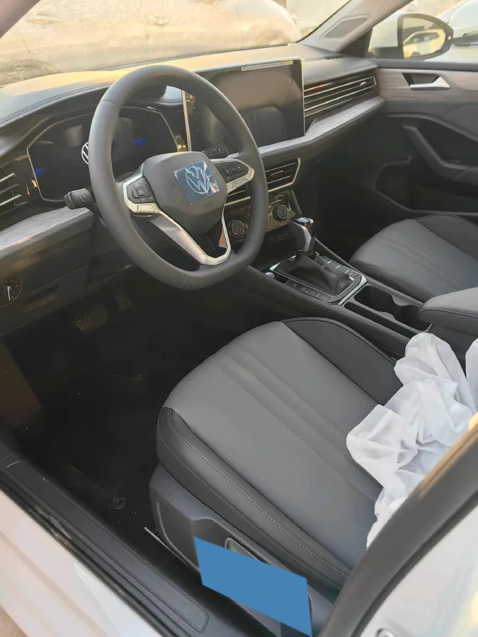 2025 Volkswagen Sagitar 1.5T 160HP L4 7DCT,autocango,china used car exporter,china ev exporter,chinese used car exporter,chinese used ev exporter