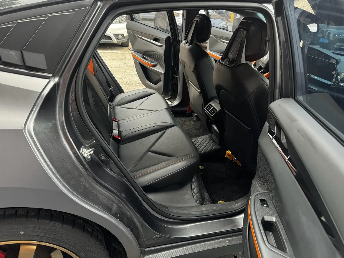 2022 ChangAn UNI-V 1.5T 188HP L4 7DCT,autocango,china used car exporter,china ev exporter,chinese used car exporter,chinese used ev exporter