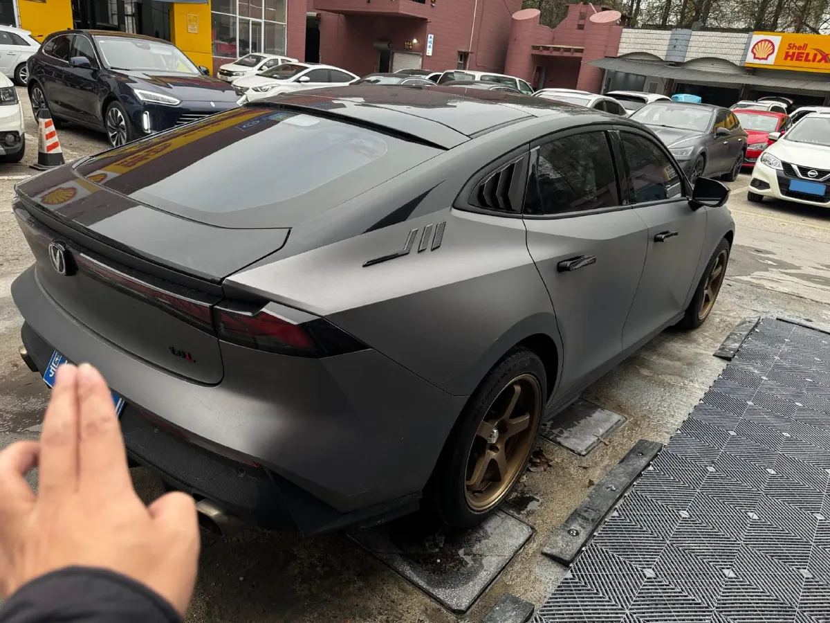 2022 ChangAn UNI-V 1.5T 188HP L4 7DCT,autocango,china used car exporter,china ev exporter,chinese used car exporter,chinese used ev exporter