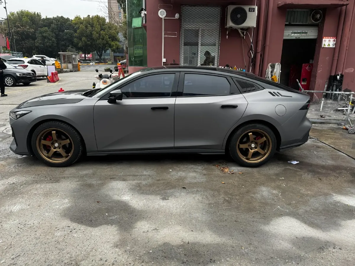 2022 ChangAn UNI-V 1.5T 188HP L4 7DCT,autocango,china used car exporter,china ev exporter,chinese used car exporter,chinese used ev exporter