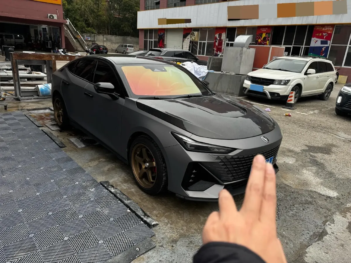 2022 ChangAn UNI-V 1.5T 188HP L4 7DCT,autocango,china used car exporter,china ev exporter,chinese used car exporter,chinese used ev exporter