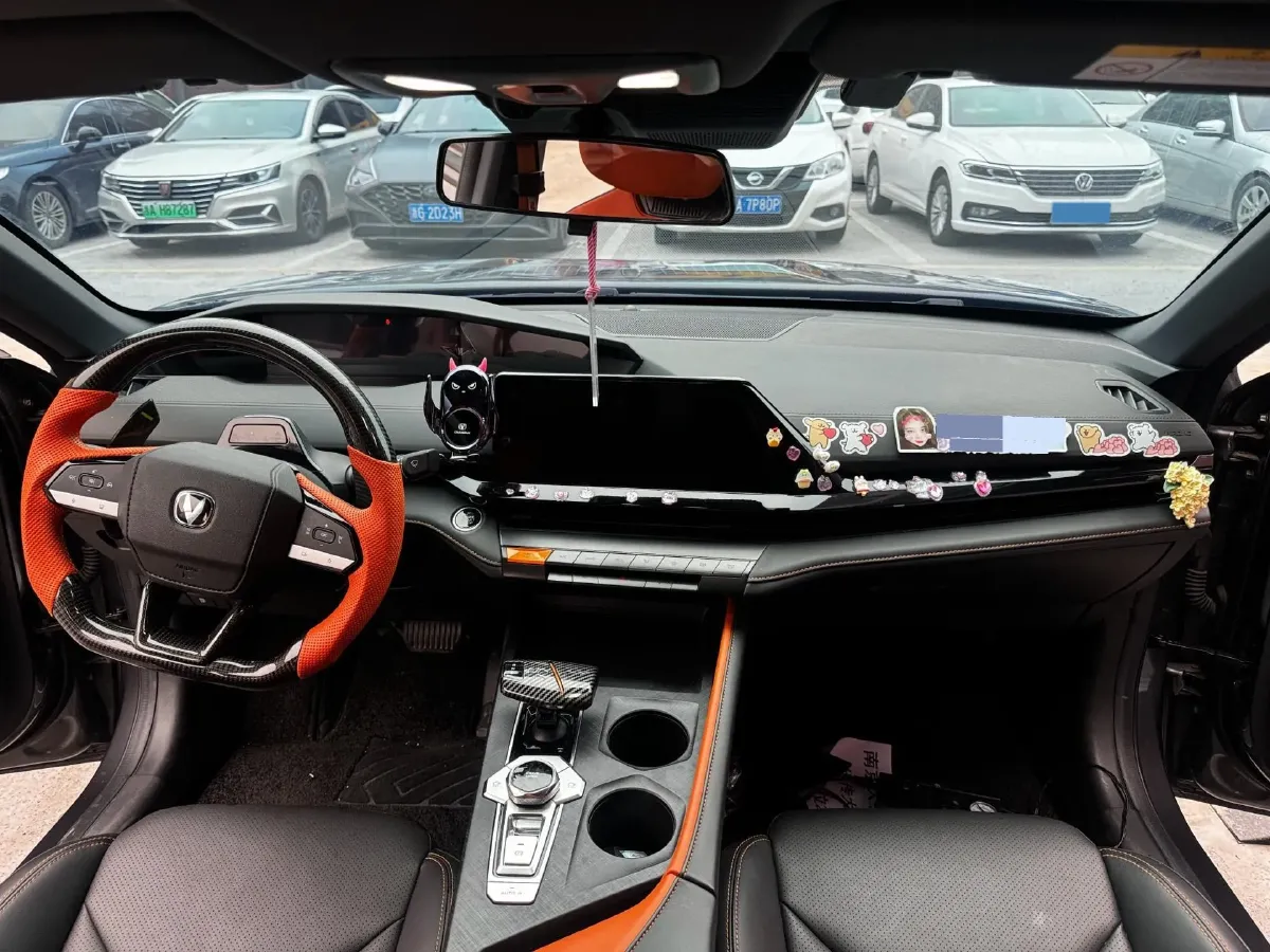 2022 ChangAn UNI-V 1.5T 188HP L4 7DCT,autocango,china used car exporter,china ev exporter,chinese used car exporter,chinese used ev exporter