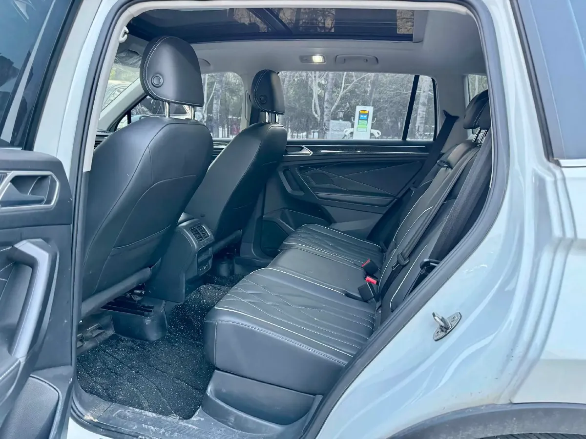 2024 Volkswagen Tiguan L 2.0T 186HP L4 7DCT,autocango,china used car exporter,china ev exporter,chinese used car exporter,chinese used ev exporter