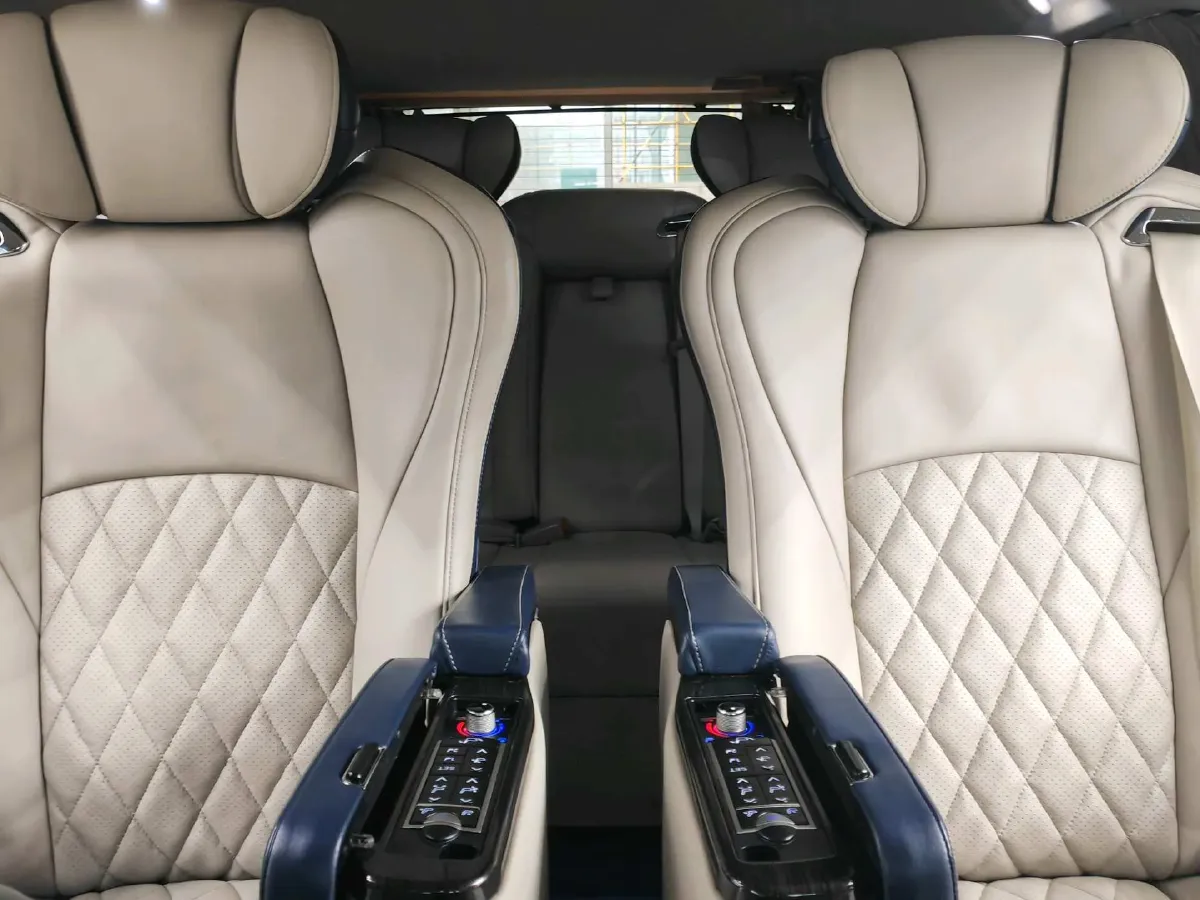 2022 Buick GL8 2.0T 237HP L4 9AT,autocango,china used car exporter,china ev exporter,chinese used car exporter,chinese used ev exporter