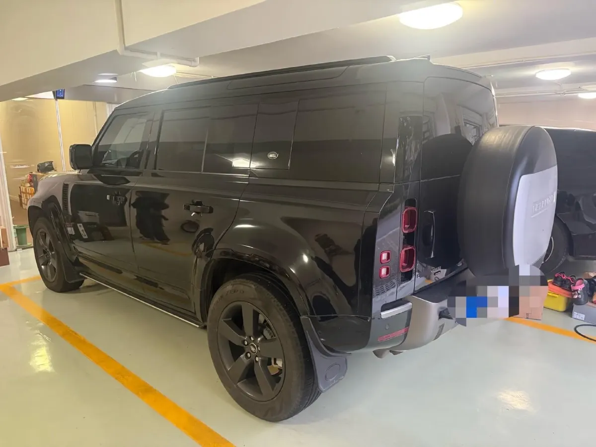 2022 Land Rover Defender 3.0T 400HP L6 8AT,autocango,china used car exporter,china ev exporter,chinese used car exporter,chinese used ev exporter