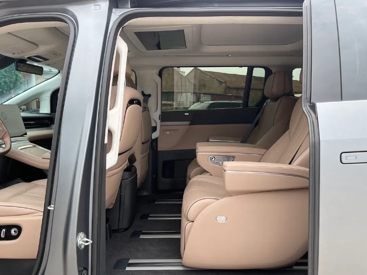 2025 Xpeng X9 BEV,autocango,china used car exporter,china ev exporter,chinese used car exporter,chinese used ev exporter