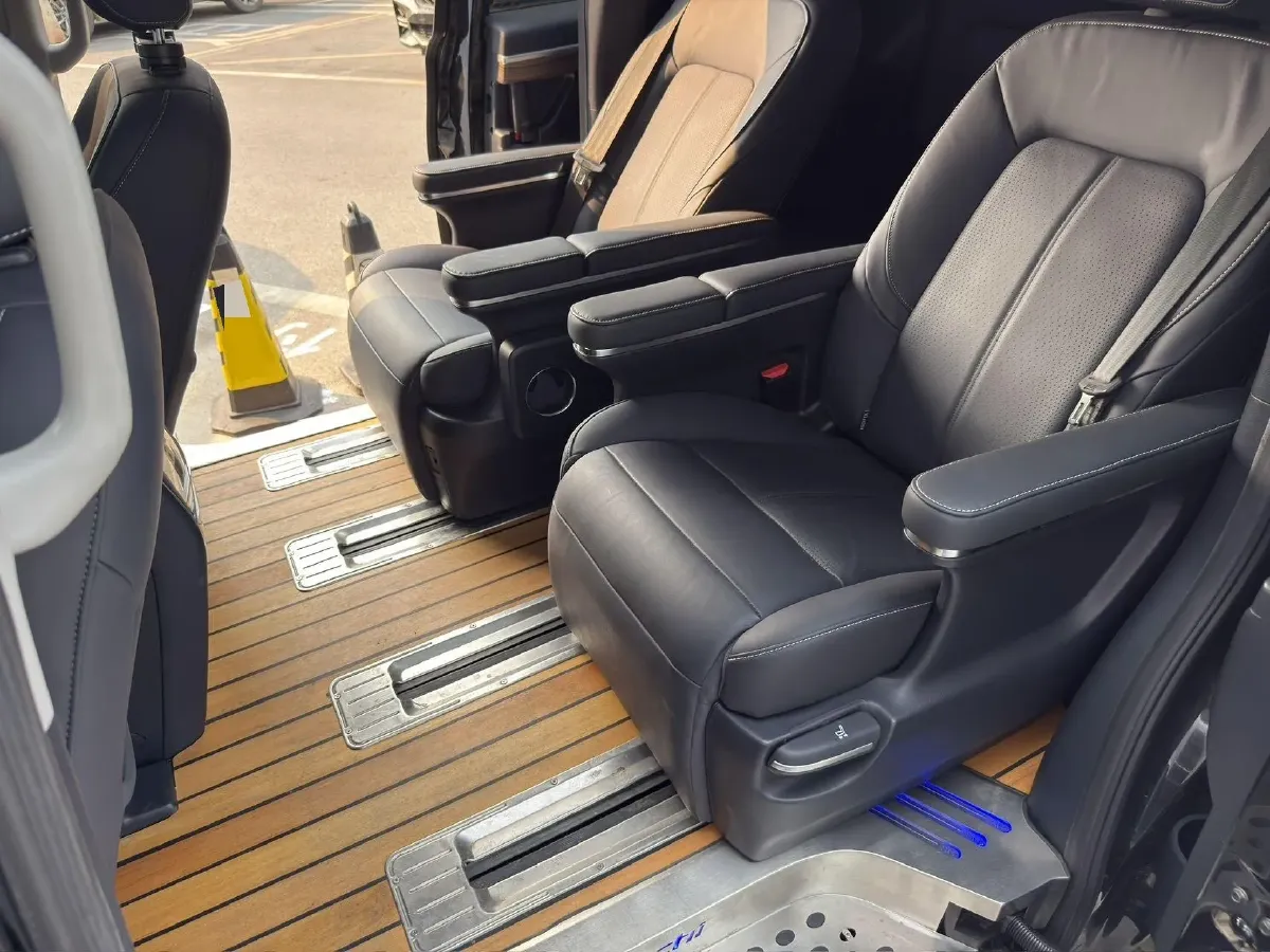 2021 GAC Trumpchi M8 2.0T 252HP L4 8AT,autocango,china used car exporter,china ev exporter,chinese used car exporter,chinese used ev exporter