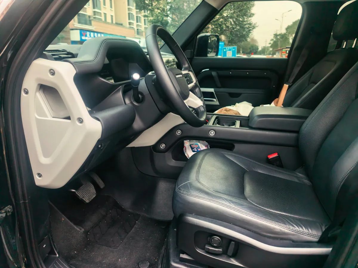 2024 Land Rover Defender 3.0T 400HP L6 8AT,autocango,china used car exporter,china ev exporter,chinese used car exporter,chinese used ev exporter