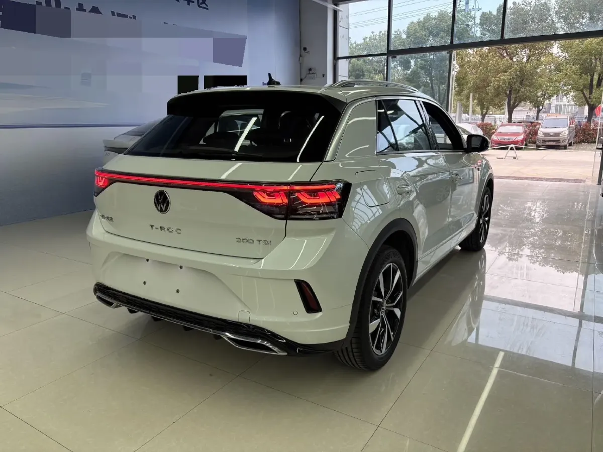 2025 Volkswagen T-Roc 1.5T 160HP L4 7DCT,autocango,china used car exporter,china ev exporter,chinese used car exporter,chinese used ev exporter